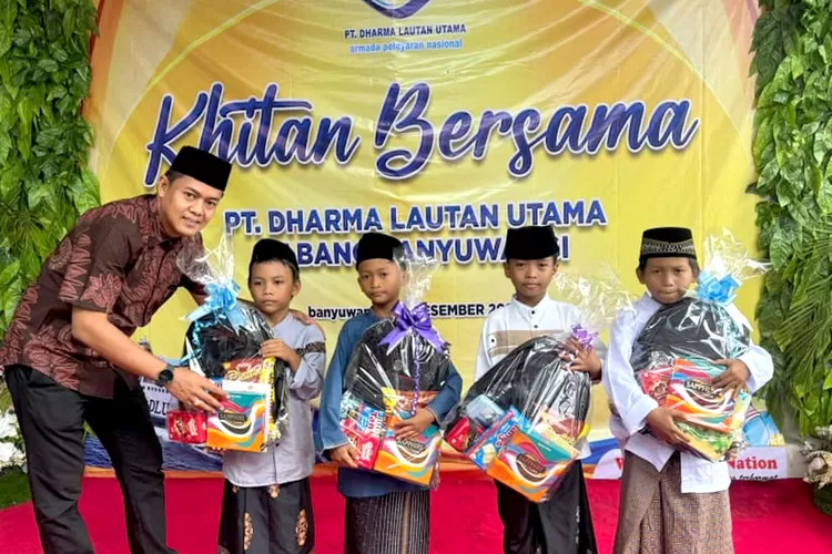 liburan-dimanfaatkan-untuk-berbagi,-puluhan-anak-ikuti-khitanan-massal-gratis-pt-dlu-banyuwangi
