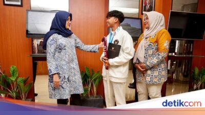 pesan-bupati-ipuk-ke-atlet-hoki-banyuwangi-usai-raih-2-medali-sea-games