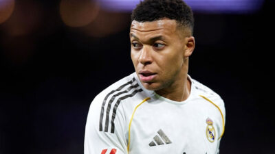 kylian-mbappe cedera-lutut,-terancam-absen-di-semifinal-supercopa-spanyol-–-times-banyuwangi