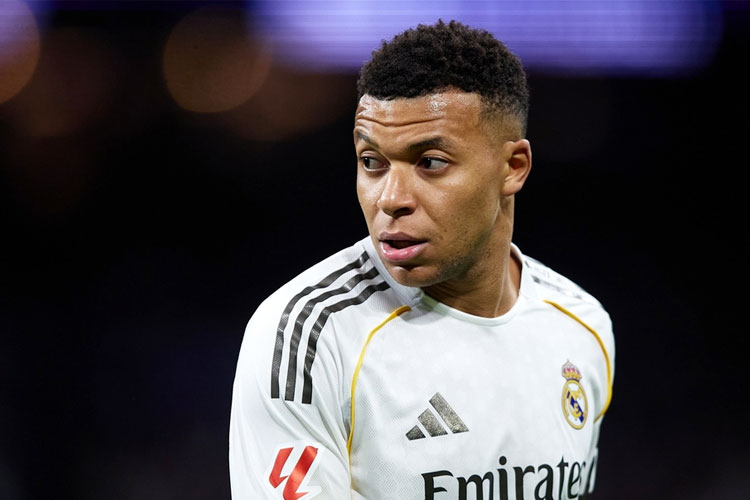 kylian-mbappe cedera-lutut,-terancam-absen-di-semifinal-supercopa-spanyol-–-times-banyuwangi