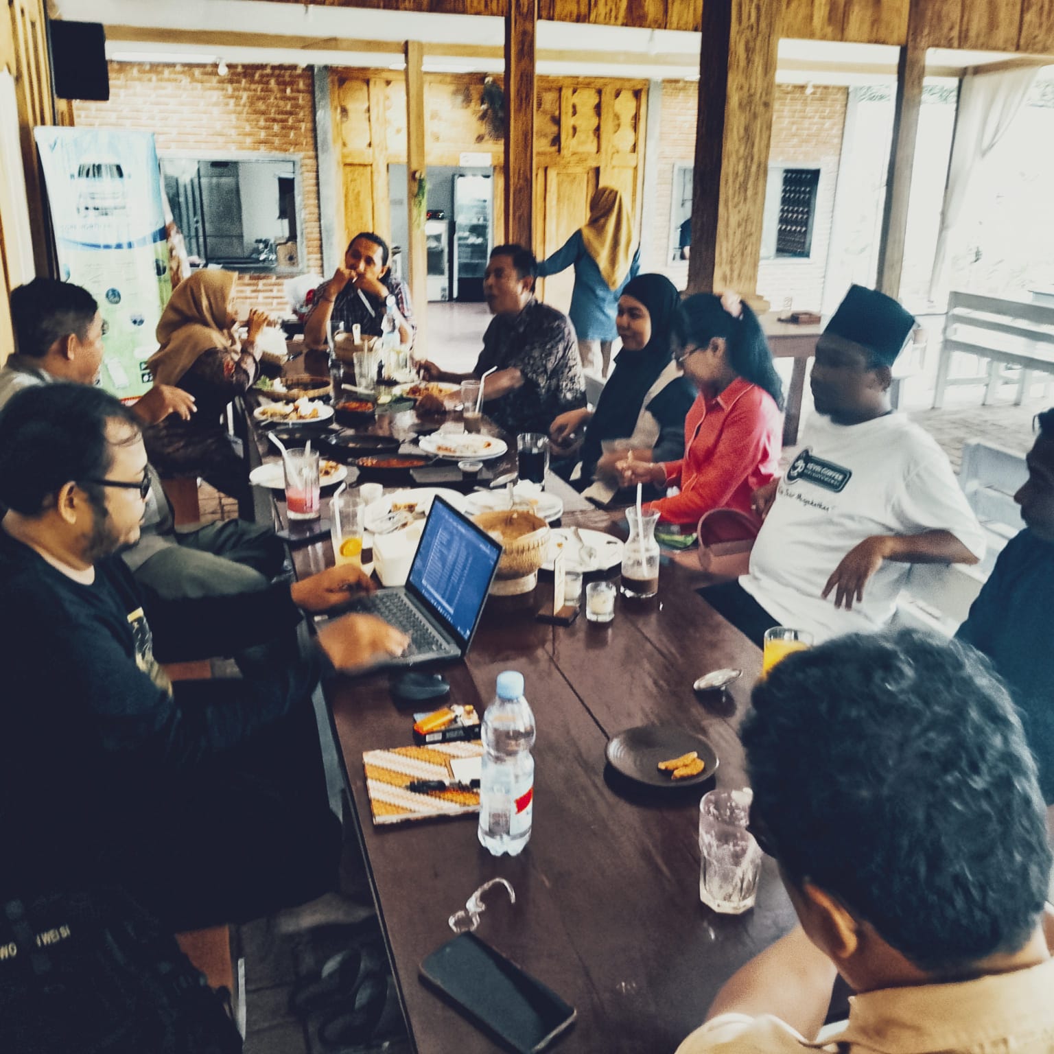 refleksi-akhir-tahun,-yayasan-aura-lentera-indonesia-teguhkan-komitmen-perjuangan-ekosistem-inklusif-di-ajeg-resto-rejosari