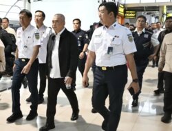 Penumpang Naik 10 Persen, Menhub Dorong Peningkatan Layanan Kereta Api di Yogyakarta