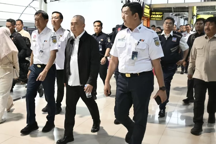 penumpang-naik-10-persen,-menhub-dorong-peningkatan-layanan-kereta-api-di-yogyakarta