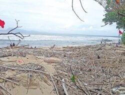 Pantai Pancur Alas Purwo Banyuwangi Dipenuhi Sampah Kiriman, Fenomena Tahunan Musim Angin Barat