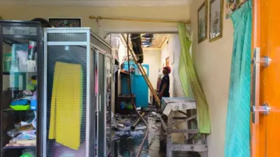 diduga-akibat-kebocoran-gas,-rumah-di-banyuwangi-dilalap-si-jago-merah