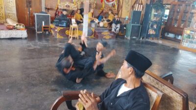 sewindu-waroeng-kemarang,-rayakan-8-hari-8-malam-dengan-hiburan-rakyat-dan-undang-pendekar-pencak