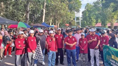 ribuan-warga-padati-jalan-sehat-kerukunan-di-gor-tawang-alun-banyuwangi,-bazar-umkm-ikut-meriahkan-hab-ke-80-kemenag