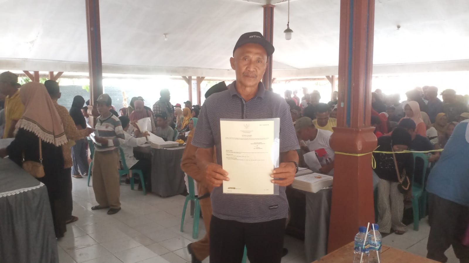 tuntas!-960-sertifikat-ptsl-desa-sumberkencono-resmi-dibagikan,-warga-sumringah