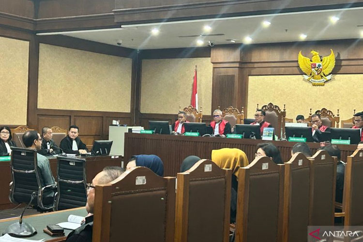 nadiem-makarim-didakwa-rugikan-negara-rp2,18-triliun-dalam-kasus-laptop-chromebook-–-times-banyuwangi