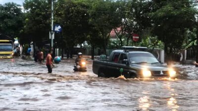 bmkg-keluarkan-peringatan-cuaca-ekstrem,-banyuwangi-diminta-waspadai-banjir-dan-longsor-hingga-10-januari