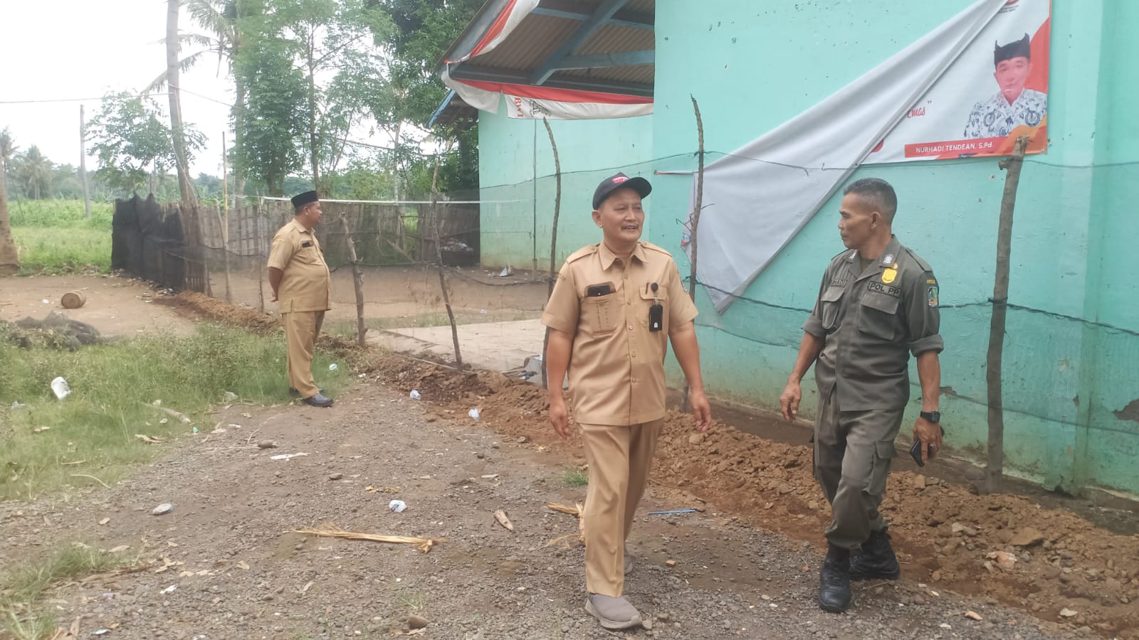 polemik-pagar-jaring-sdn-5-alasbuluh-memanas,-camat–kades-turun-tangan