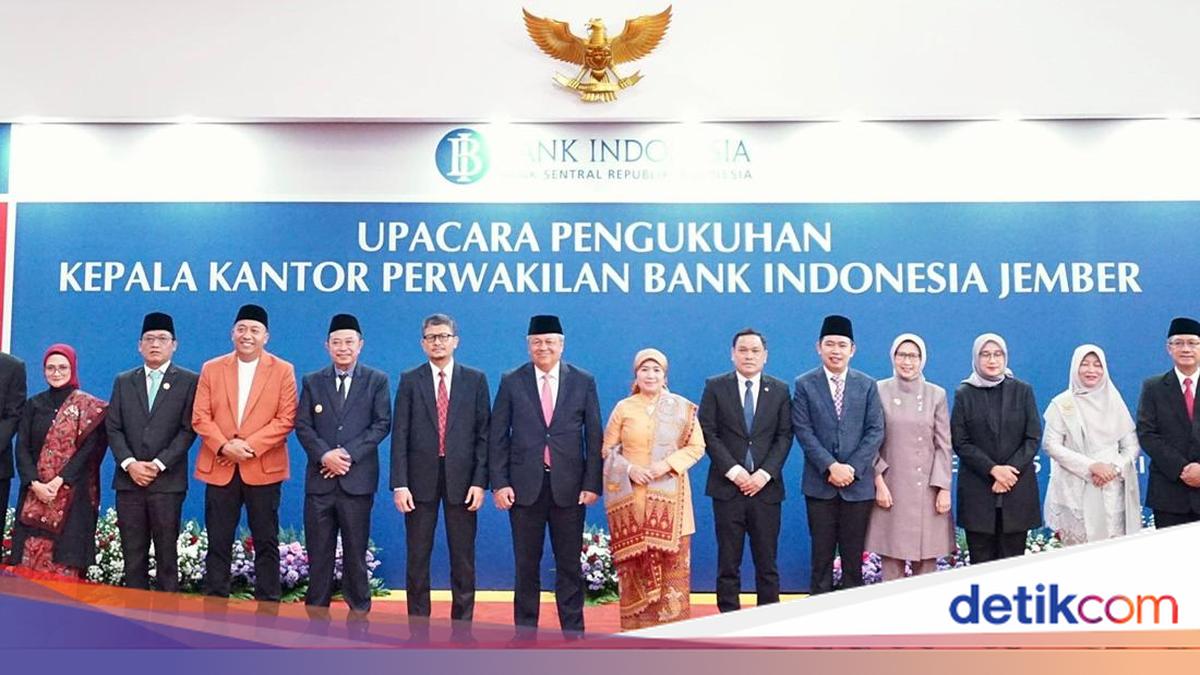 pesan-bupati-ipuk-saat-hadiri-pengukuhan-kepala-bi-jember-yang-baru