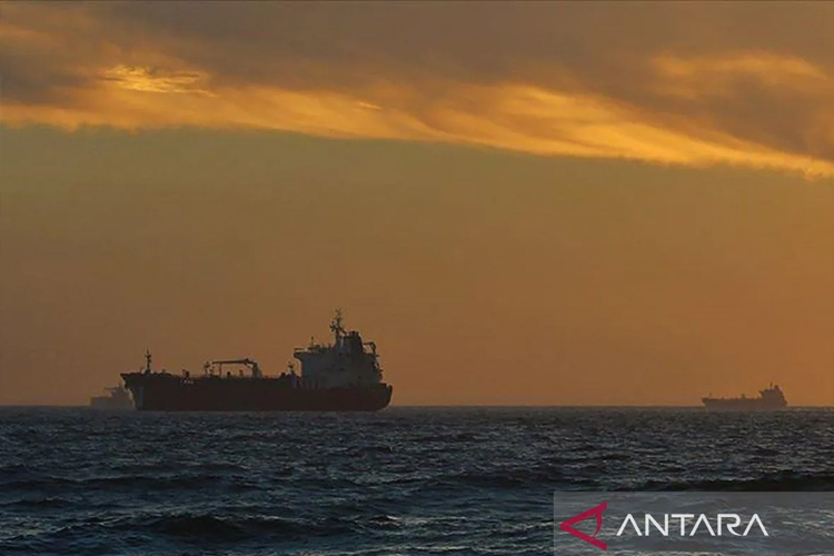 belasan-tanker-minyak-sanksi-as-tinggalkan-venezuela,-diduga-hindari-blokade-laut-–-times-banyuwangi