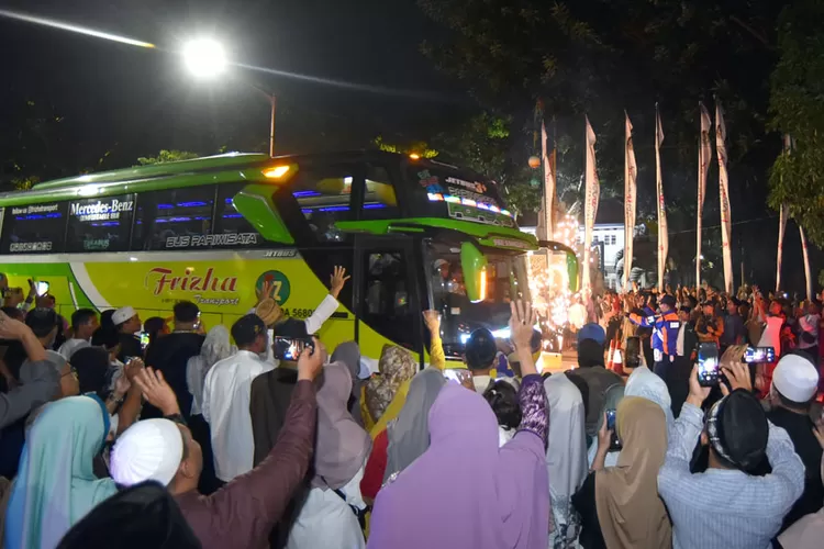 pelunasan-biaya-haji-2026-berjalan,-1.217-calon-jamaah-haji-banyuwangi-sudah-masuk-tahap-administrasi