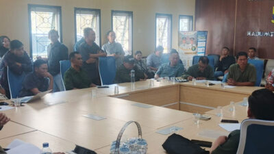 protes-dugaan-penyimpangan,-warga-desa-wangunjaya-geruduk-kantor-inspektorat-cianjur-–-times-banyuwangi