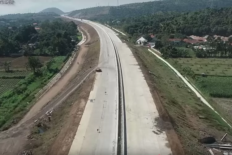tol-prosiwangi-menuju-banyuwangi-kian-nyata,-bentang-32,26-km-dari-bajulmati-hingga-bulusan
