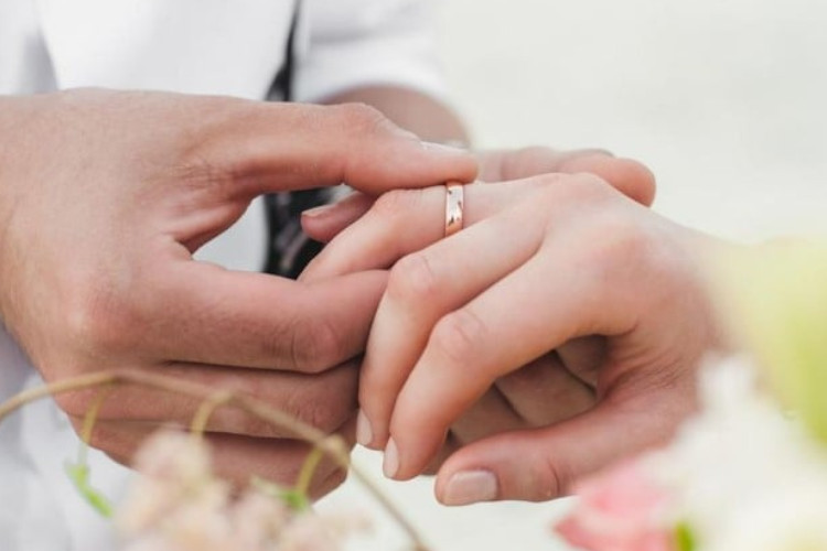 warga-wajib-tahu,-kuhp-baru:-nikah-siri-dan-poligami-tanpa-izin-terancam-penjara-–-times-banyuwangi