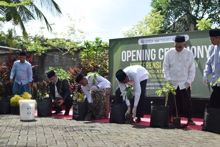 konfercab-nu-xiv-banyuwangi-diawali-penanaman-pohon,-tegaskan-kepedulian-nu-terhadap-kelestarian-lingkungan