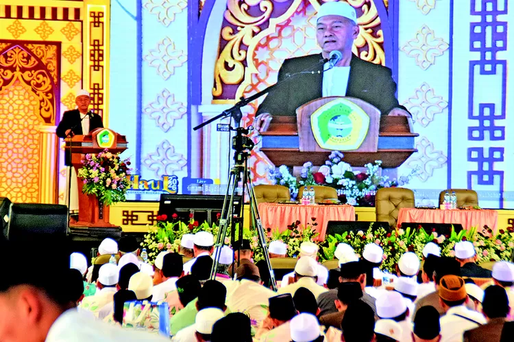 haul-ke-36-kh-mukhtar-syafaat,-puluhan-ribu-jamaah-padati-ponpes-darussalam-blokagung