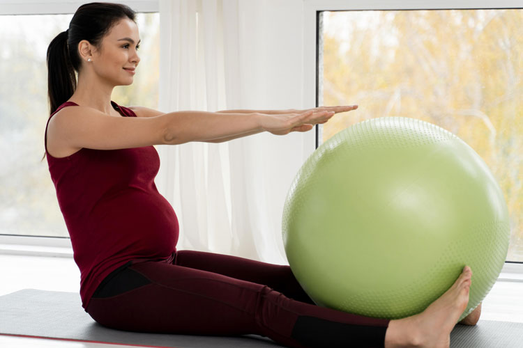 tetap-bugar-saat-mengandung:-5-pilihan-olahraga-terbaik-untuk-ibu-hamil-–-times-banyuwangi