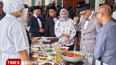 menhaj-pastikan-cita-rasa-makanan-dan-bumbu-khas-indonesia-bagi-jemaah-haji-–-times-banyuwangi