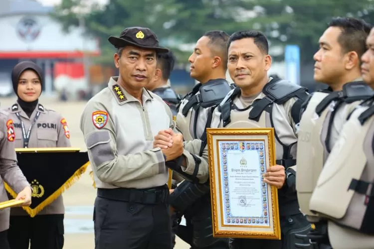 layani-masyarakat-sepenuh-hati,-kiprah-kombespol-rama-samtama-putra-tinggalkan-jejak-kuat-di-banyuwangi