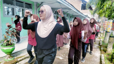 senam-anak-indonesia-hebat,-cara-smpn-4-bandar-pacitan-bentuk-siswa-sehat-berkarakter-–-times-banyuwangi