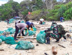 Hampir 10 Ton Sampah Dibersihkan dari Pantai Pancur dan Triangulasi Alas Purwo Banyuwangi