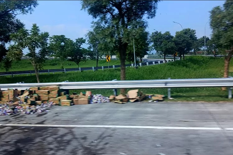 tol-prosiwangi-mulai-dibangun,-penghijauan-di-simpang-susun-exit-tol-masih-terlupakan