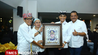 kapolresta-banyuwangi-kombes-rofiq-dapat-kado-spesial-lukisan-qr-art-–-times-banyuwangi