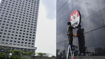 kpk-sita-ratusan-juta-dan-valas-dalam-ott-pegawai-pajak-–-times-banyuwangi