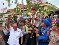 Tradisi Pedang Pora Tandai Pergantian Kapolresta Banyuwangi
