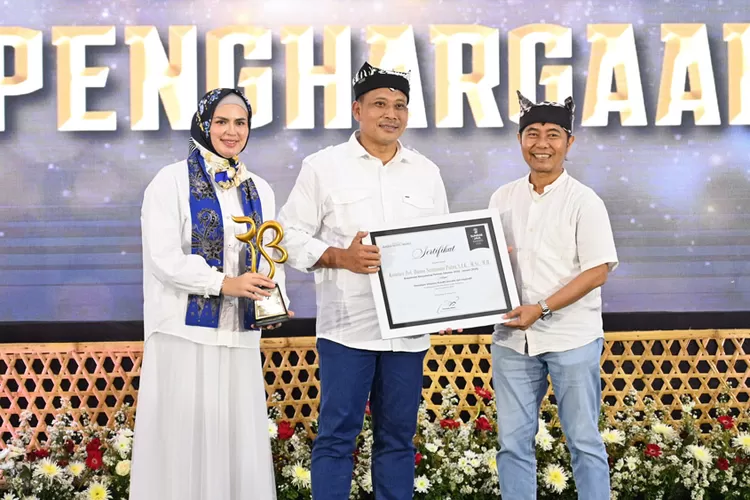 dinilai-visioner-dan-inspiratif,-kombespol-rama-samtama-putra-raih-sunrise-of-java-award-2026