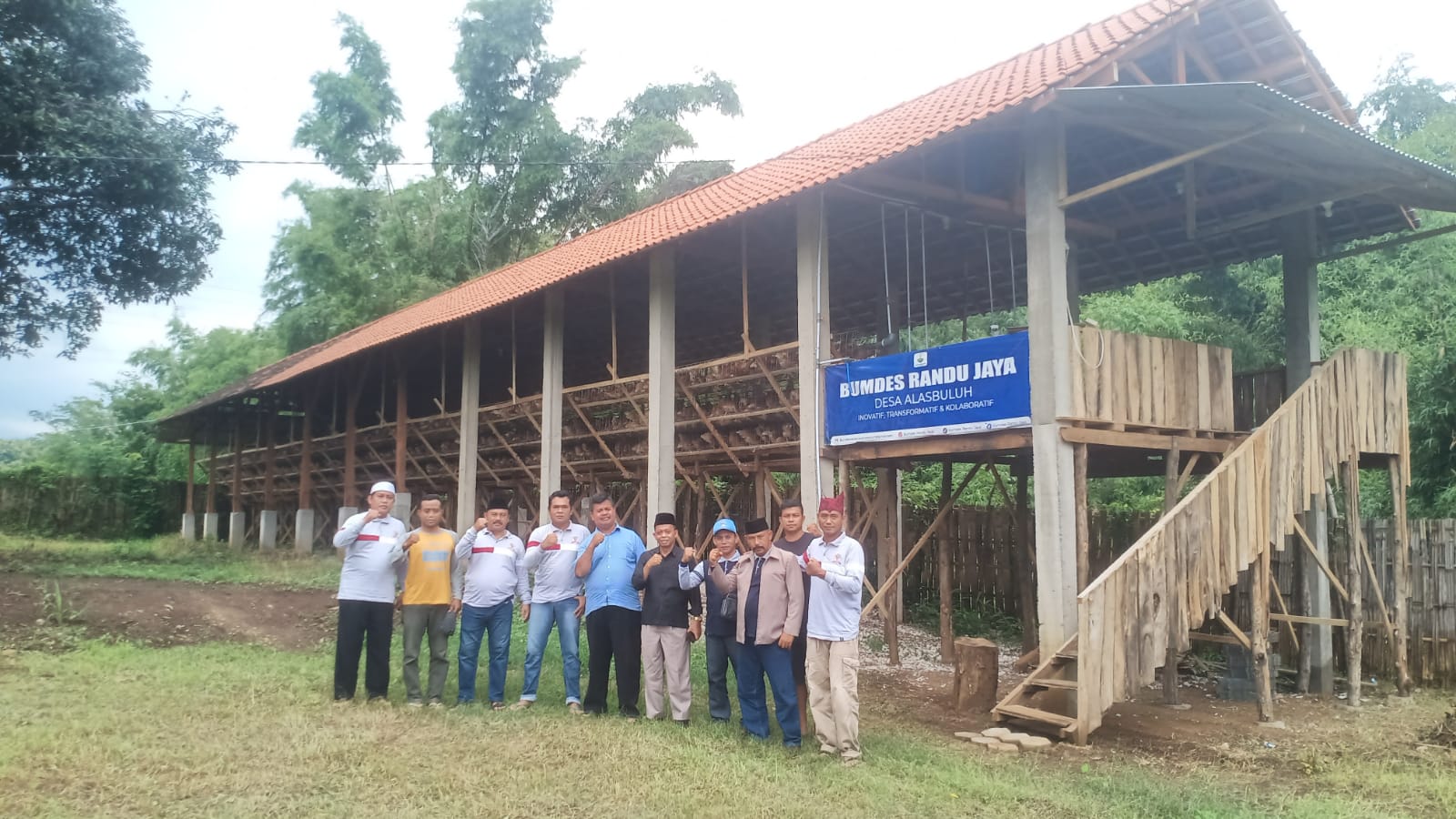 telur-harapan-!-bpd–bumdes-alasbuluh-kompak-kawal-kandang-ayam-demi-lawan-stunting-dan-gizi-buruk