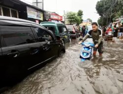 Banjir Rendam Enam RT dan Empat Ruas Jalan di Jakarta, Transjakarta Pangkas Sejumlah Rute