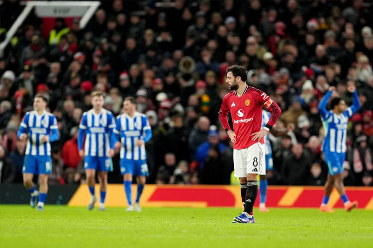 manchester-united-semakin-terpuruk-di-musim-tanpa-arah-dan-tanpa-pelatih-tetap-–-times-banyuwangi