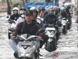 Jakarta Dikepung Banjir Pagi Ini, Transportasi dan Jalan Raya Terdampak