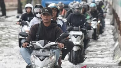jakarta-dikepung-banjir-pagi-ini,-transportasi-dan-jalan-raya-terdampak