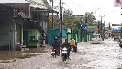 kudus-dikepung-banjir-dan-longsor,-sar-cari-balita-yang-hanyut