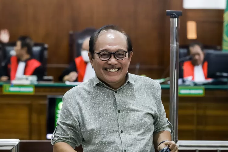 fakta-di-balik-gugatan-dahlan-iskan-terungkap:-dokumen-rups-jawa-pos-disebut-pernah-diterima-namun-tertinggal-di-kantor