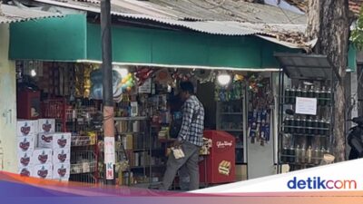 ressa-anak-denada-bertahan-hidup-kerja-jaga-toko-digaji-rp-1,5-juta