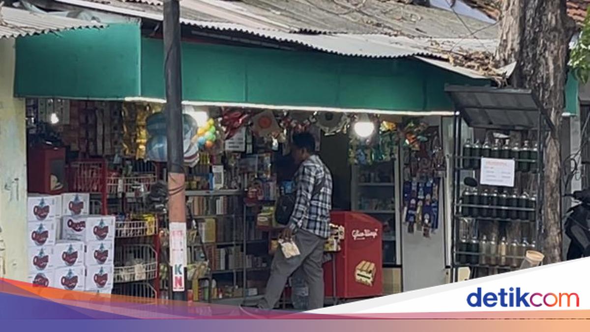 ressa-anak-denada-bertahan-hidup-kerja-jaga-toko-digaji-rp-1,5-juta