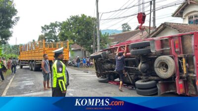 truk-muatan-buah-naga-hantam-rumah-warga-di-banyuwangi,-2-orang-tewas