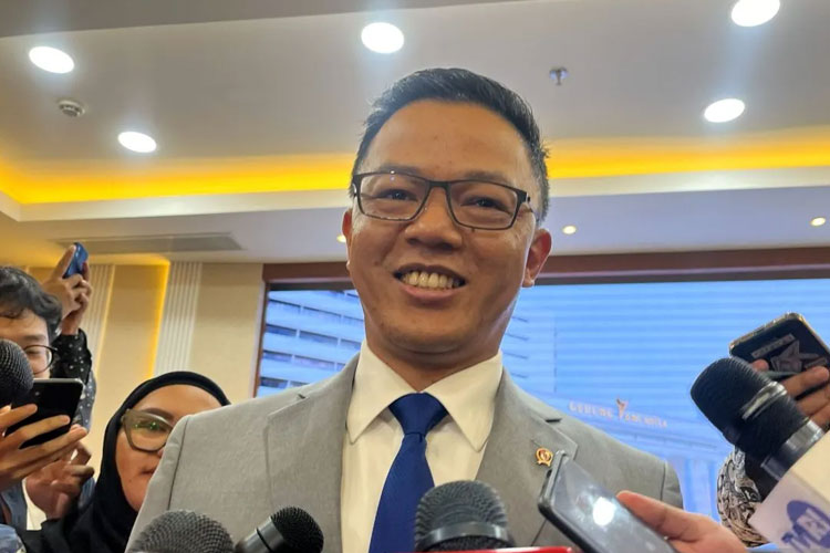 belum-putuskan-evakuasi-wni,-menlu-ri:-situasi-iran-terus-dipantau-–-times-banyuwangi