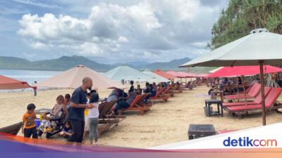 3-pantai-di-banyuwangi-sedot-55-ribu-wisatawan-saat-nataru
