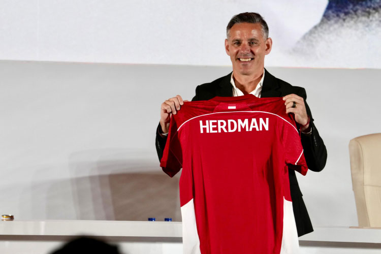 tak-cuma-melatih-timnas,-john-herdman-ingin-tinggalkan-warisan-untuk-pelatih-lokal-–-times-banyuwangi