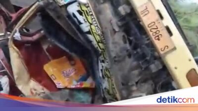 truk-timpa-rumah-warga-di-banyuwangi,-2-tewas