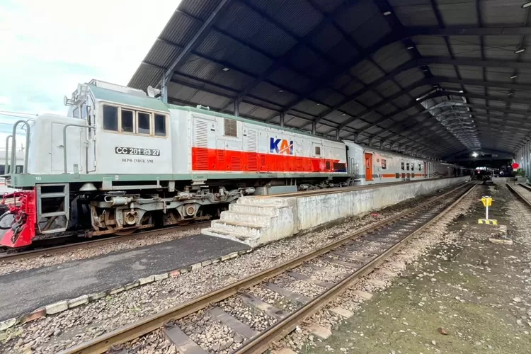 jalur-ka-terendam-air,-ini-cara-kai-daop-8-surabaya-jaga-kereta-api-tetap-tepat-waktu