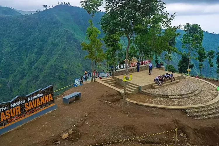 wisata-dekat-exit-tol-prosiwangi,-plaza-rengganis-situbondo-tawarkan-panorama-argopuro