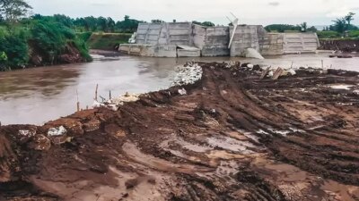 proyek-dam-pelimpah-rp15-miliar-di-gumukmas-jember-ambrol,-komisi-d-dprd-jatim-turun-tangan